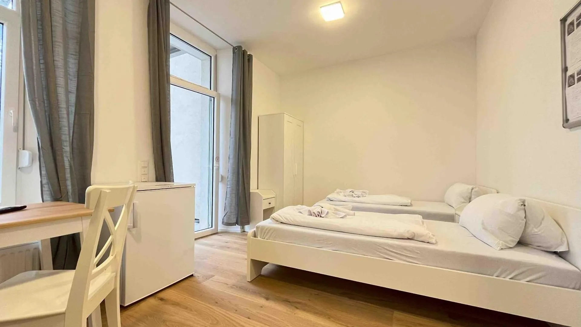 Am1026 - Smarte Monteurwohnung Uebergangswohnung Amberg 0*,  Germany